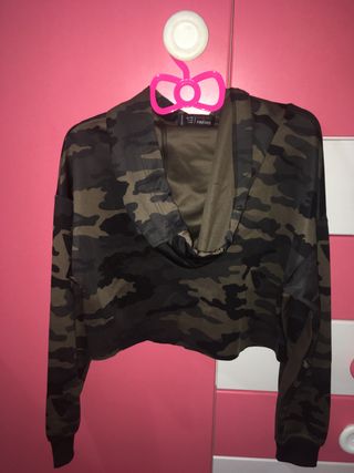 Sudadera camuflaje bershka talla S
