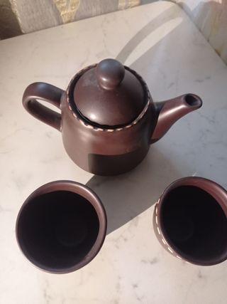 teiera con 2 tazzine