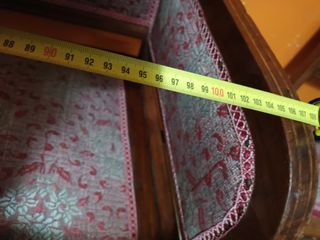 Banco con dos sillas