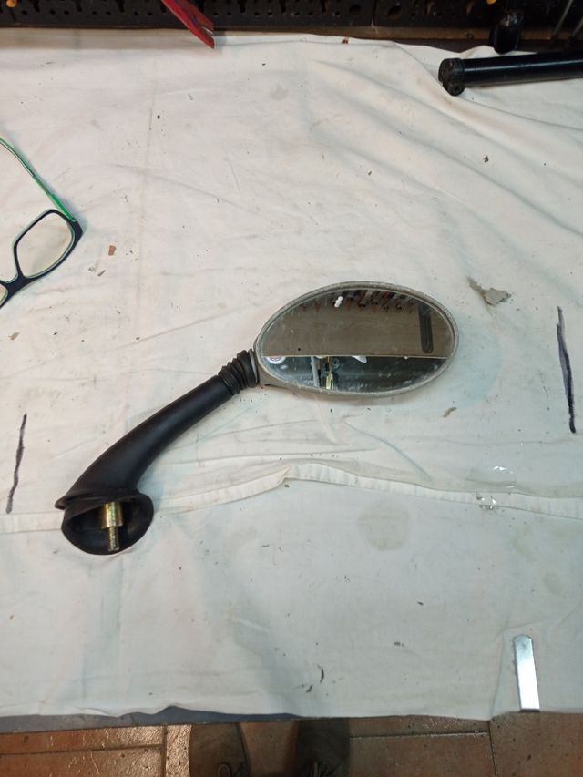 specchietto  destro vespa et 4