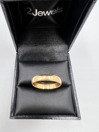 Alianzas y anillos de compromiso  de oro