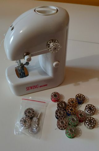 Maquina coser pequeña
