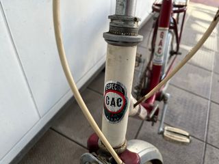 Bicicleta antigua Gac plegable roja