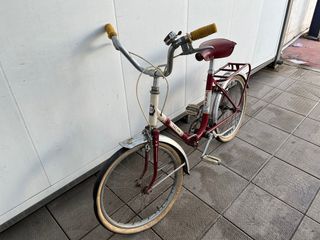 Bicicleta antigua Gac plegable roja