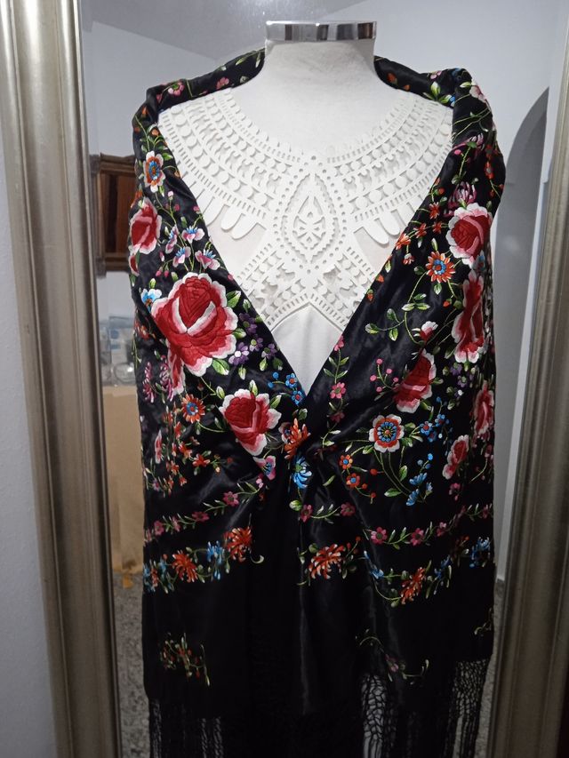 mantón seda bordado