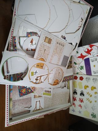 CARPETA D'ACTIVITATS LES PIRÀMIDES I ELS CASTELLS