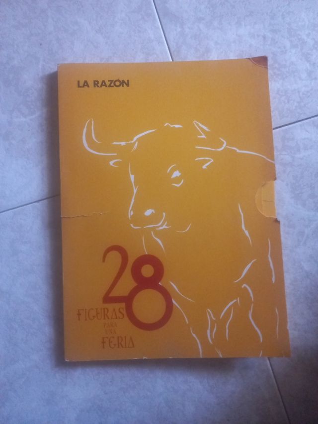 CARPETA CON 28 FIGURAS PARA UNS FERIA