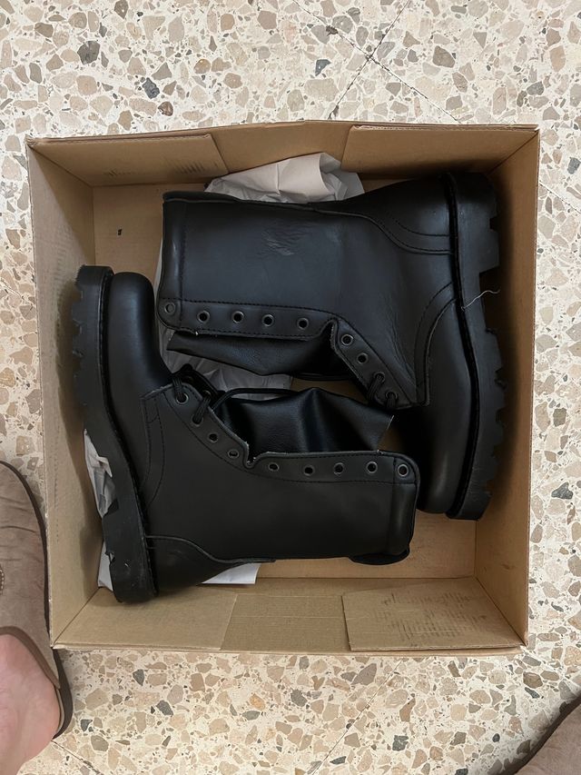 Botas militares de piel