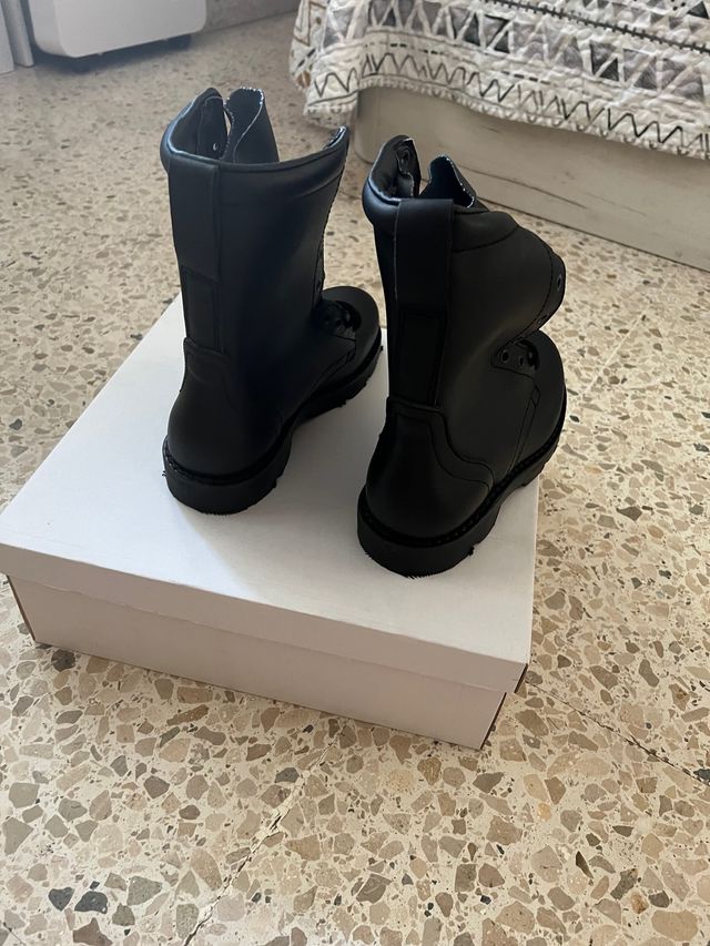 Botas militares de piel