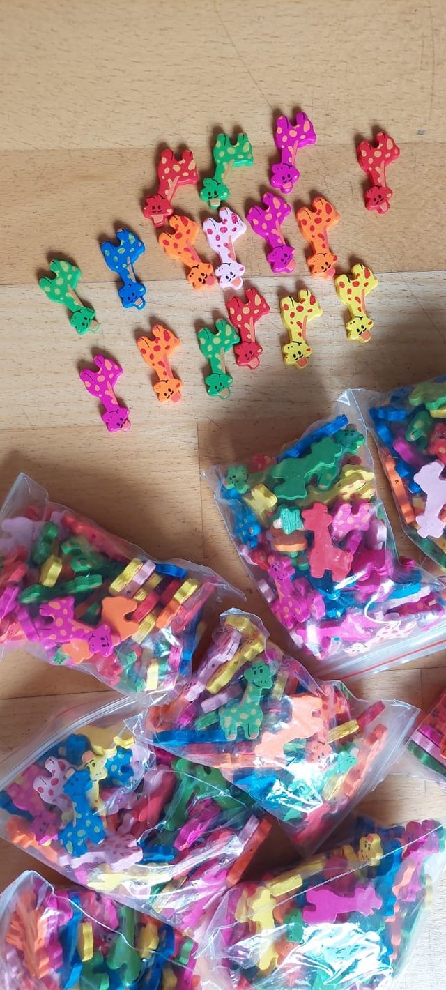 400 figuras chupetero material madera abalorios