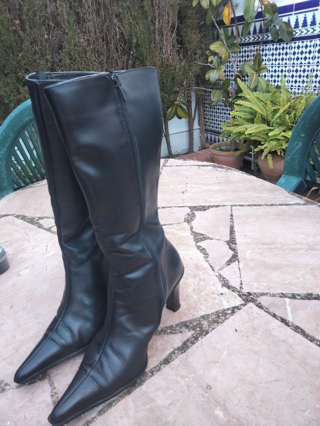Botas negras piel