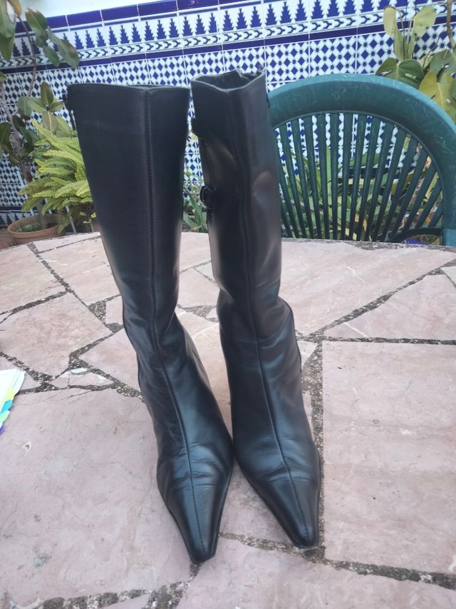 Botas negras piel