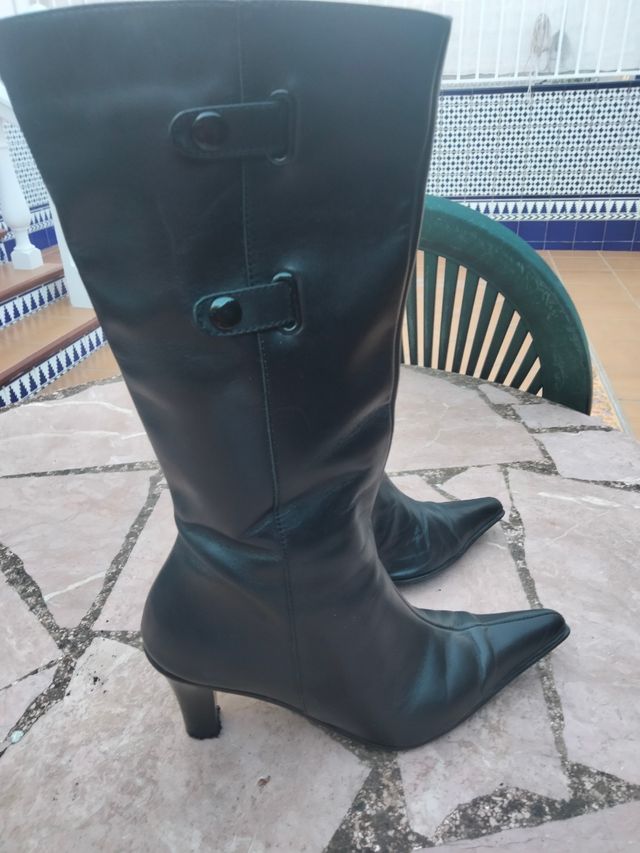 Botas negras piel