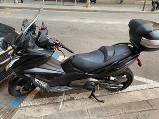 Kymco Ak550
