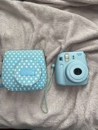 Instax mini 8 con su funda