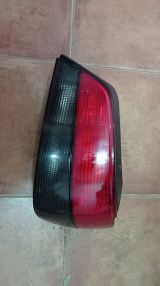 Piloto trasero Peugeot 306