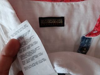 Camisa" Napapijri Geographic". Sin usar 