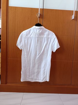 Camisa" Napapijri Geographic". Sin usar 