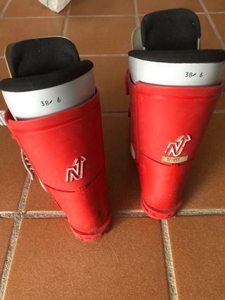 Botas de esquí talla 38, marca Nórdica