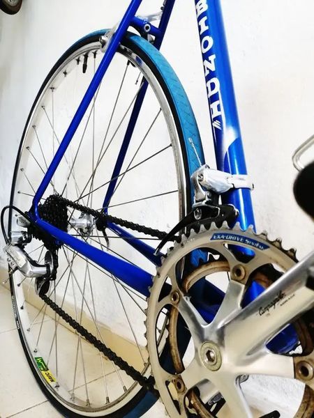 bicicleta de carretera prácticamente nueva