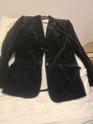 chaquetita terciopelo negra.