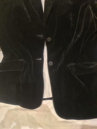 chaquetita terciopelo negra.