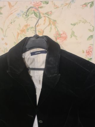chaquetita terciopelo negra.