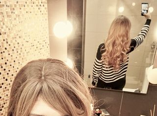 PELUCA LARGA ONDULADA