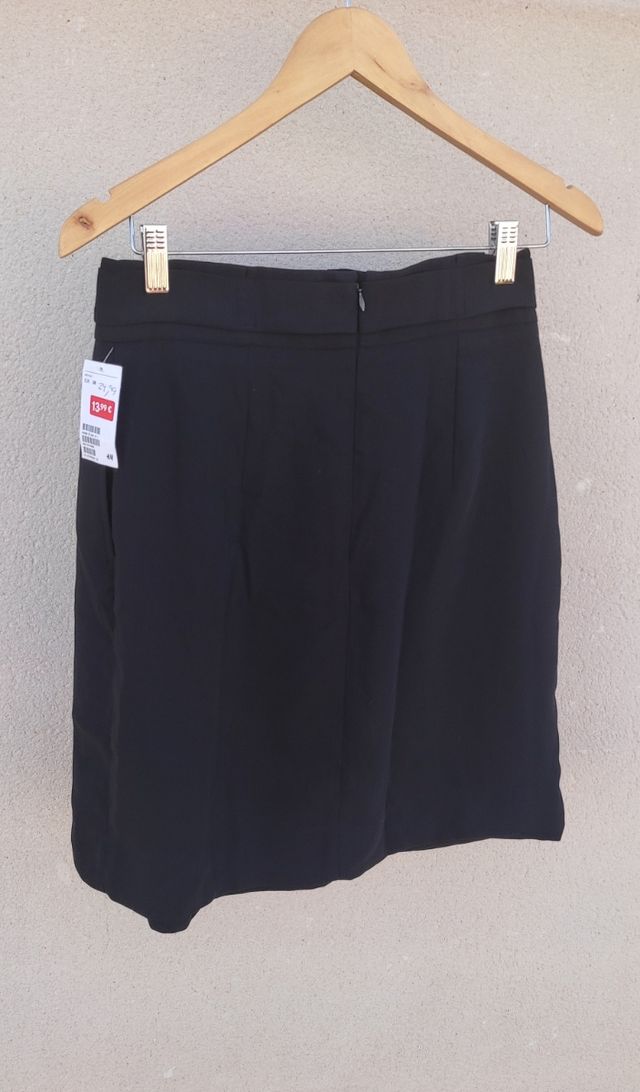 Falda con cinturón de H&M nueva con etiqueta
