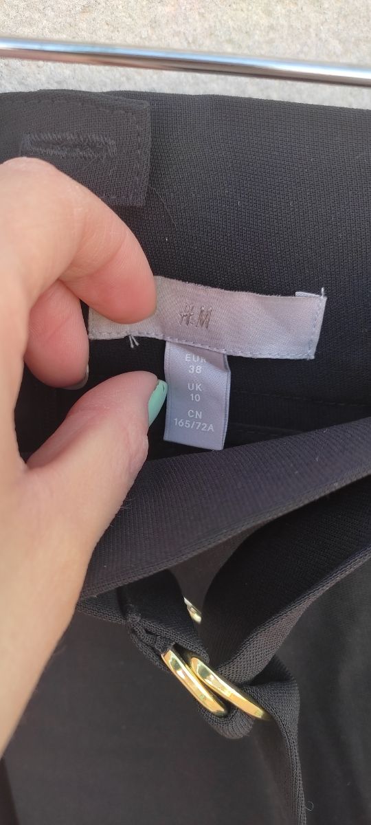 Falda con cinturón de H&M nueva con etiqueta