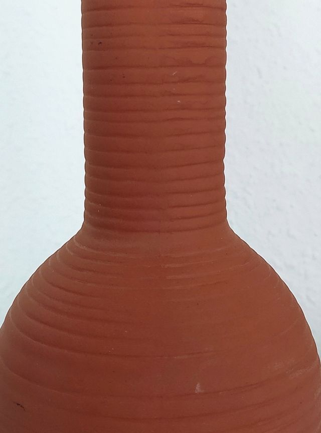 Jarrón con ramo artificial