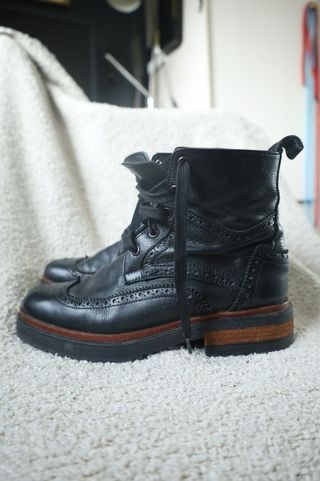 Botín de piel