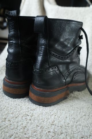 Botín de piel
