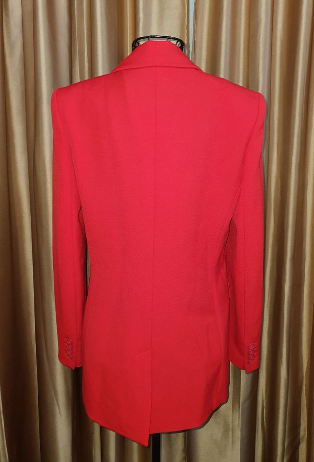 Blazer entallada Zara.