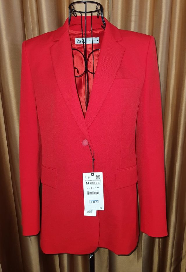 Blazer entallada Zara.