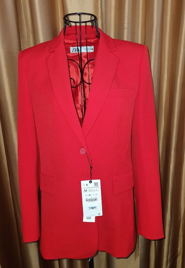 Blazer entallada Zara.