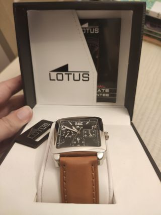 Reloj de pulsera Lotus
