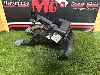 PEDAL-GUANTERA-MOTOR- MERCEDES CLASE A W169 2008