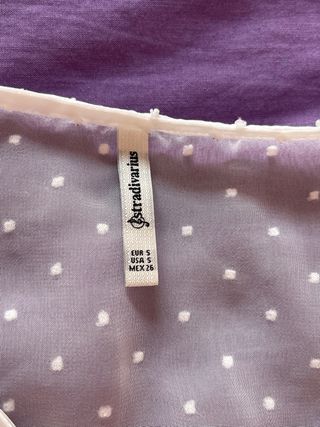 Blusa con encaje y dibujo de topitos