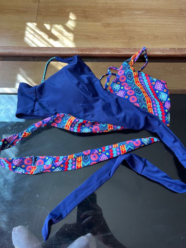 Bikini cruzado y braga tanga