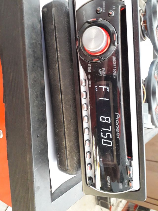 Conjunto radio CD  Pioneer usado