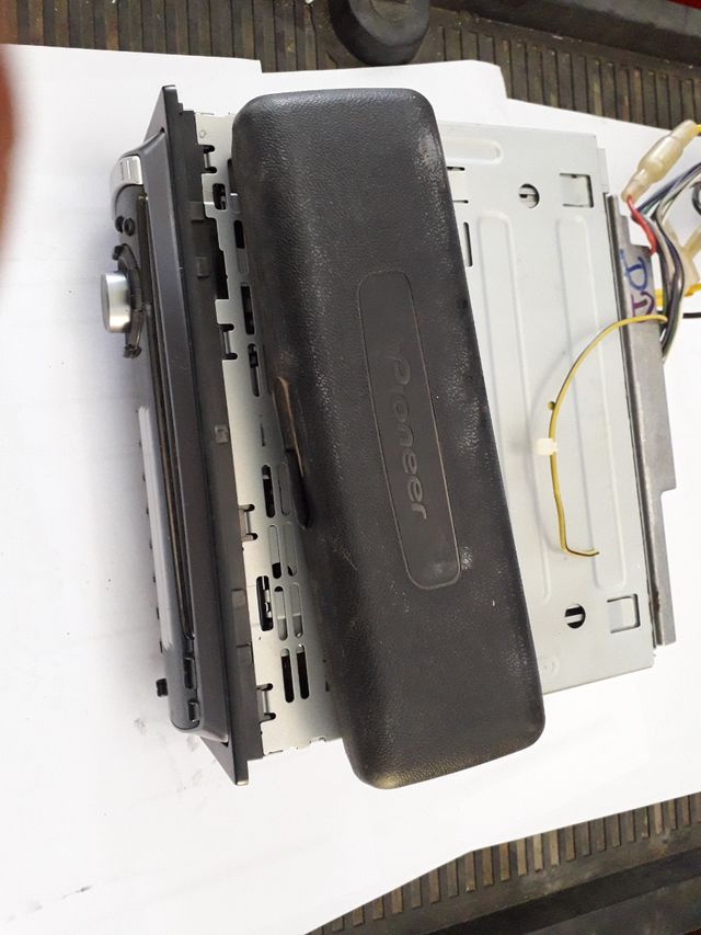 Conjunto radio CD  Pioneer usado