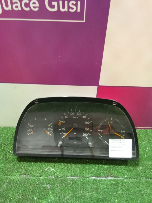 CUADRO INSTRUMENTOS MERCEDES VITO 638 de segunda mano por 40 EUR en CUADRO INSTRUMENTOS MERCEDES VITO 638 de segunda mano por 40 EUR en