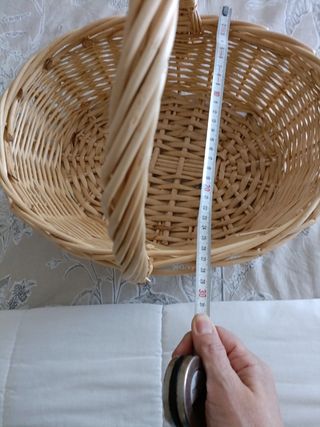 cesta mimbre en claro