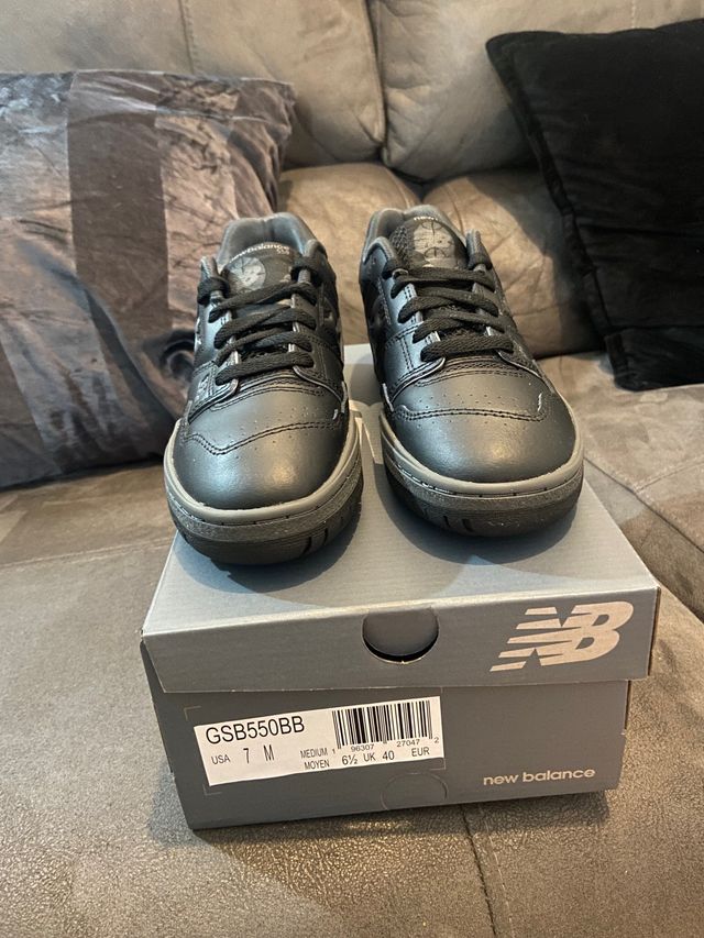 New balance triple black 