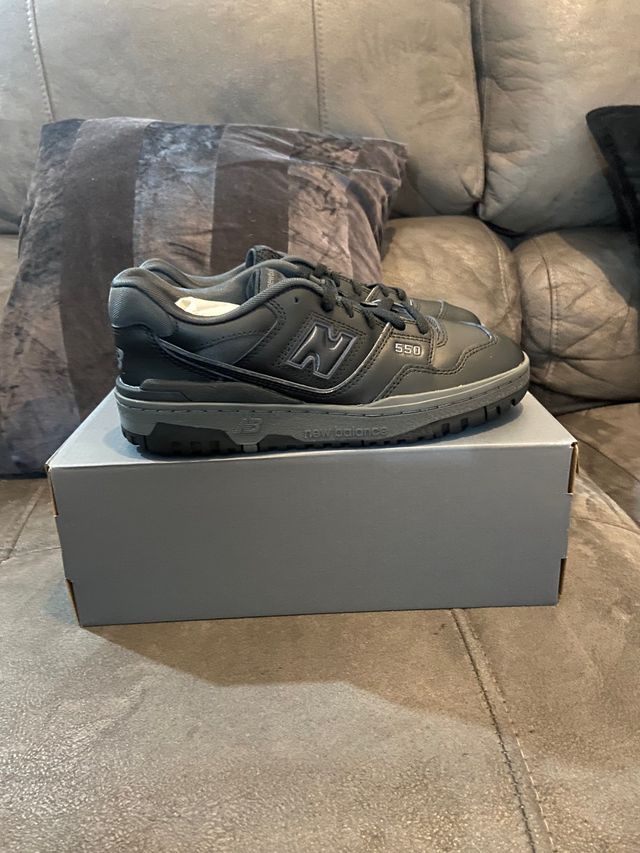 New balance triple black 