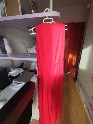 mono rojo evento largo