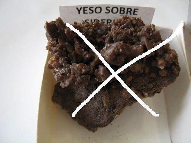 Gesso sobre siderite em caixas 5x5