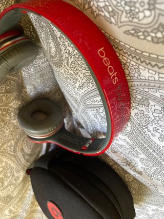 BEATS SOLO HD - CASCOS RED SPECIAL EDITION