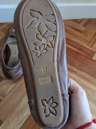 Manoletinas de piel talla 37